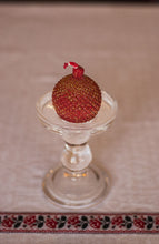Cargar imagen en el visor de la galería, Bougie " Boule de Noel"