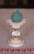 Cargar imagen en el visor de la galería, Bougie " Boule de Noel"
