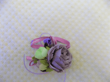 Charger l'image dans la galerie, Boutonnière violette
